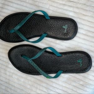 Sanuk Flip Flops